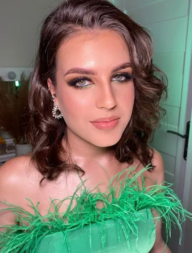 Dominika Karbowska Makijaż | Stylizacja brwi i rzęs | Szkolenia